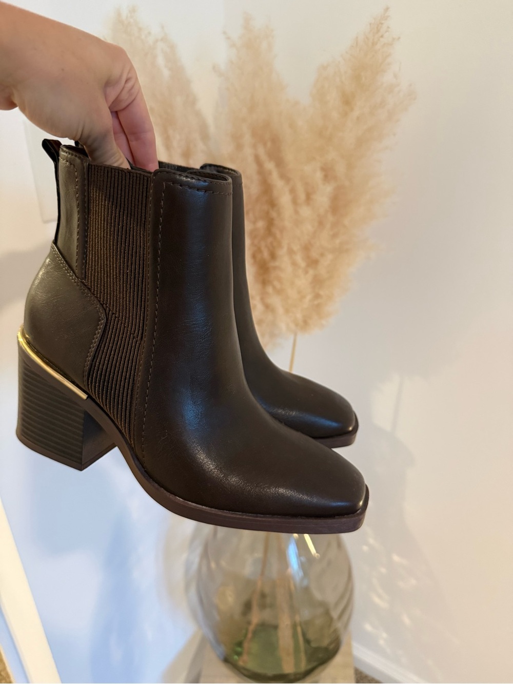 Women’s Size 6 Dark Brown Leather Booties Brand New Never Worn